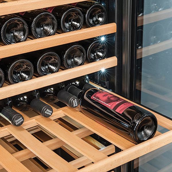 Porta bottiglie vino: valorizzare il prodotto e lo spazio